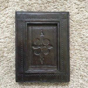 🔥🔥HOST PIC🔥🔥 Leather African Motif Picture Frame